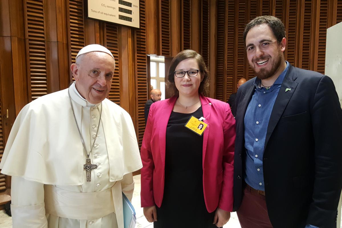 From left to right: Pope Francis, LWF Council member Julia Braband and Thomas Andonie, Chairperson of the Federation of German Catholic Youth (BDKJ). Photo: LWF / Julia Braband