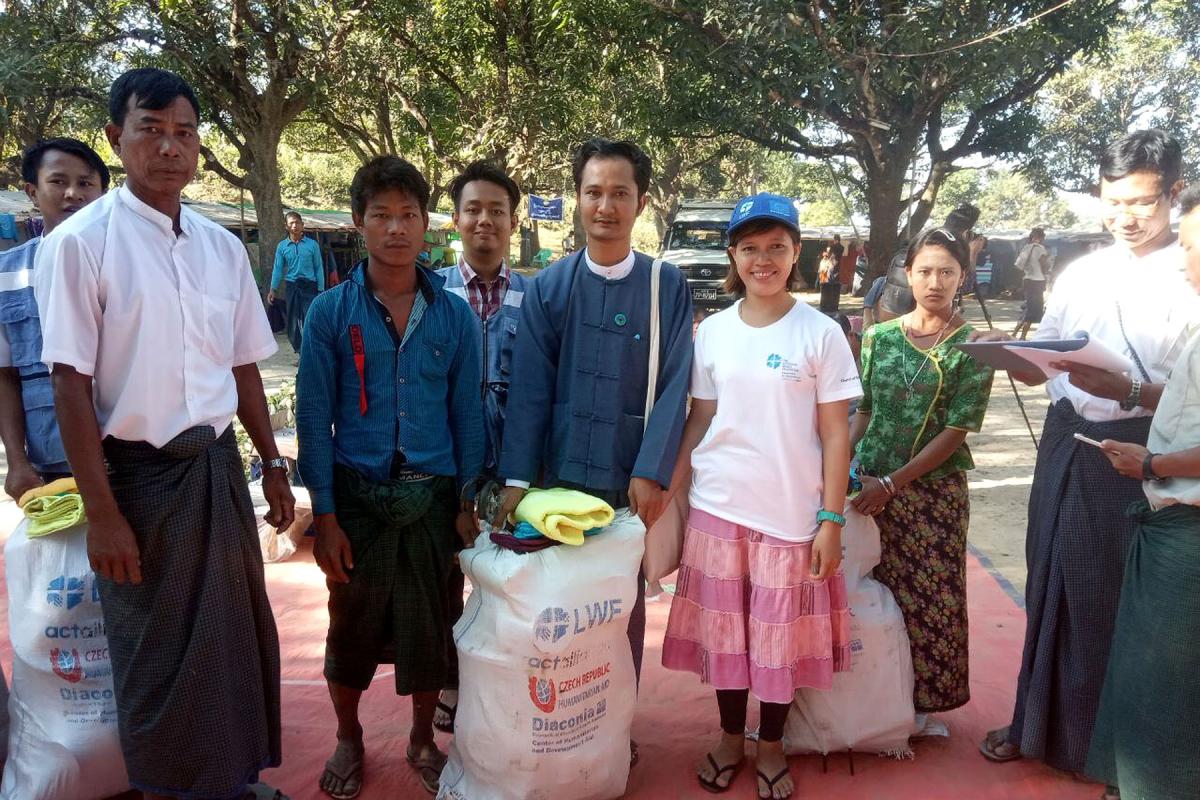 In Rakhine State, Myanmar, residents fleeing recurring fighting in Kyauktaw township have sought refuge in Ponnagyun township. The LWF and the Department of Disaster Management recently distributed non-food items including kitchen utensils, clothes, mats, water filters and mosquito nets to displaced families. Photo: LWF Myanmar