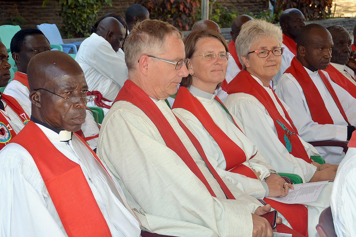 Among the guests were the representatives from the Evangelical Lutheran Church in Bavaria and its mission arm, Mission Eine Welt, sitting in middle of photo.