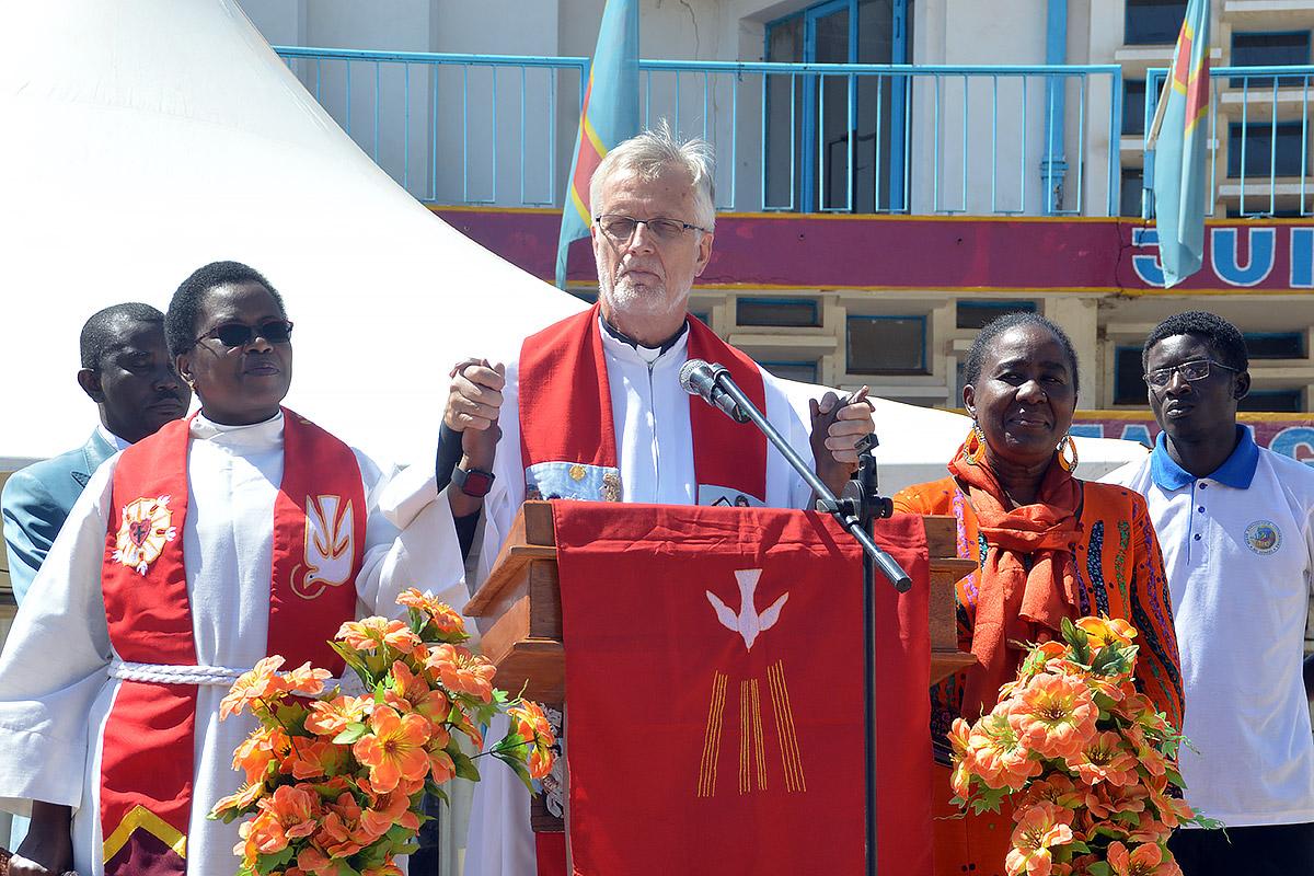 Rev. Junge’s jubilee Sunday address was on John 17: all may be one. He was joined at the lectern by LWF Area Secretary for Africa Rev. Dr Elieshi Mungure (left) and Country Representative LWF DRC, Anne Wangari.