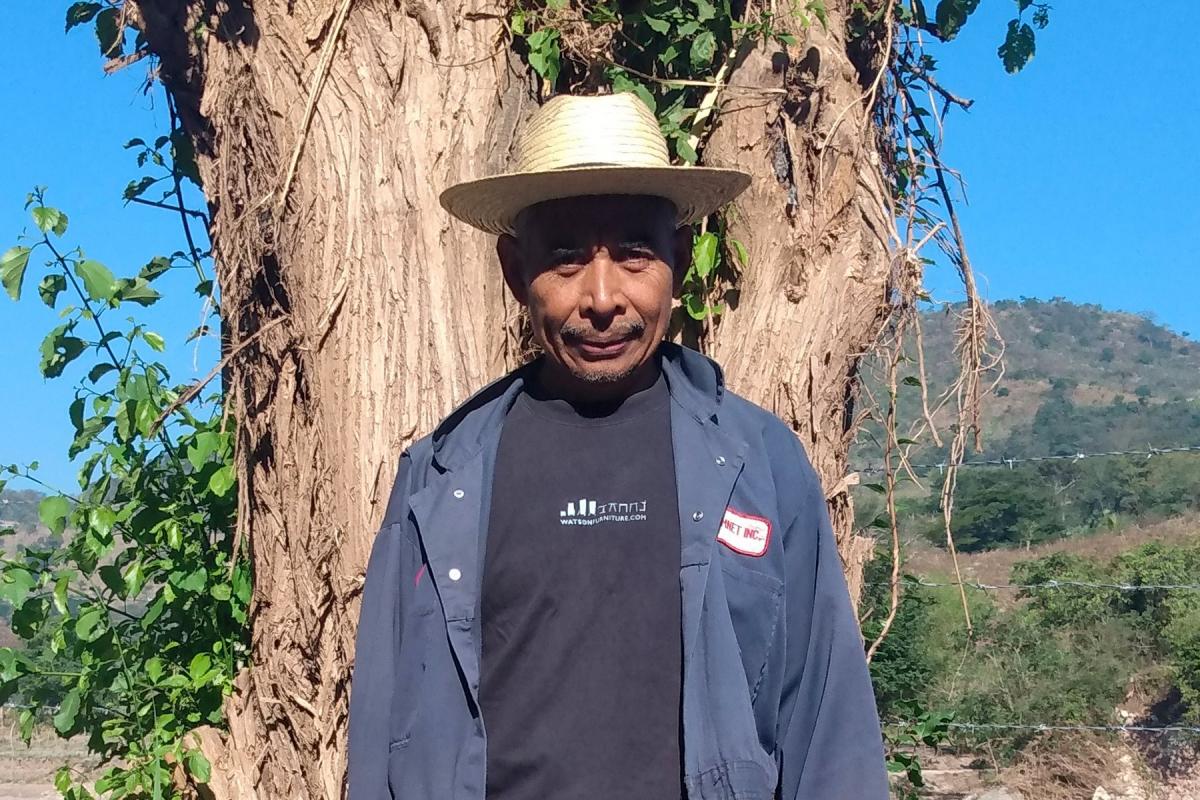 Thanks to the Lutheran communion’s emergency support, Gregorio Pérez and other residents of Shupa village are replanting crops lost to two successive hurricanes. Photo: ILUGUA