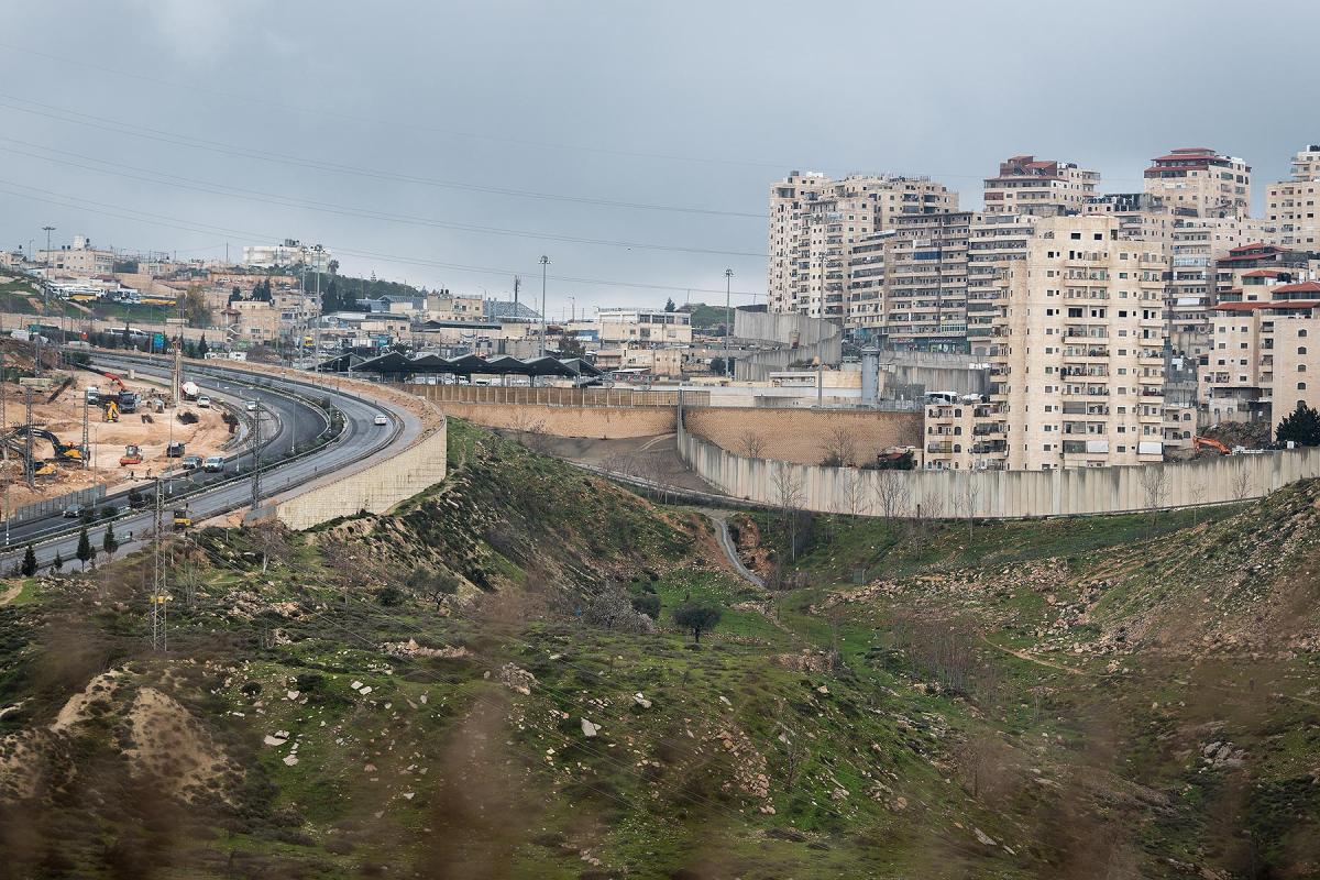 Dahiet Al-Salam, in the Shufat Camp area of Jerusalem, has been closed off by the Israeli authorities' construction of the separation wall that runs through Jerusalem. Photo: LWF/Albin Hillert
